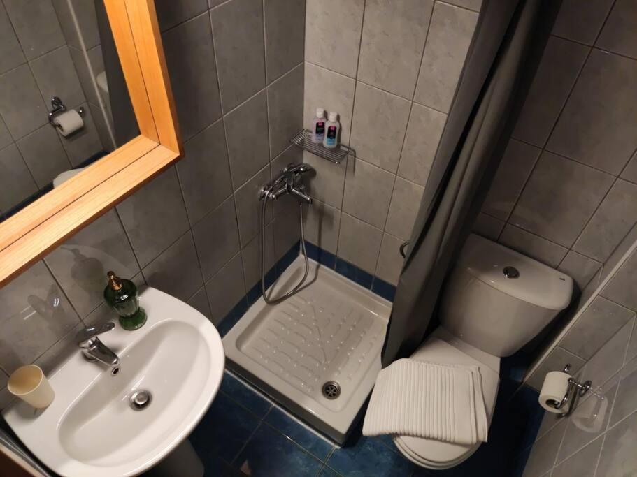 Elegant Central Studio With Balcony & 1 Gbps Fiber Thessaloniki Exterior foto